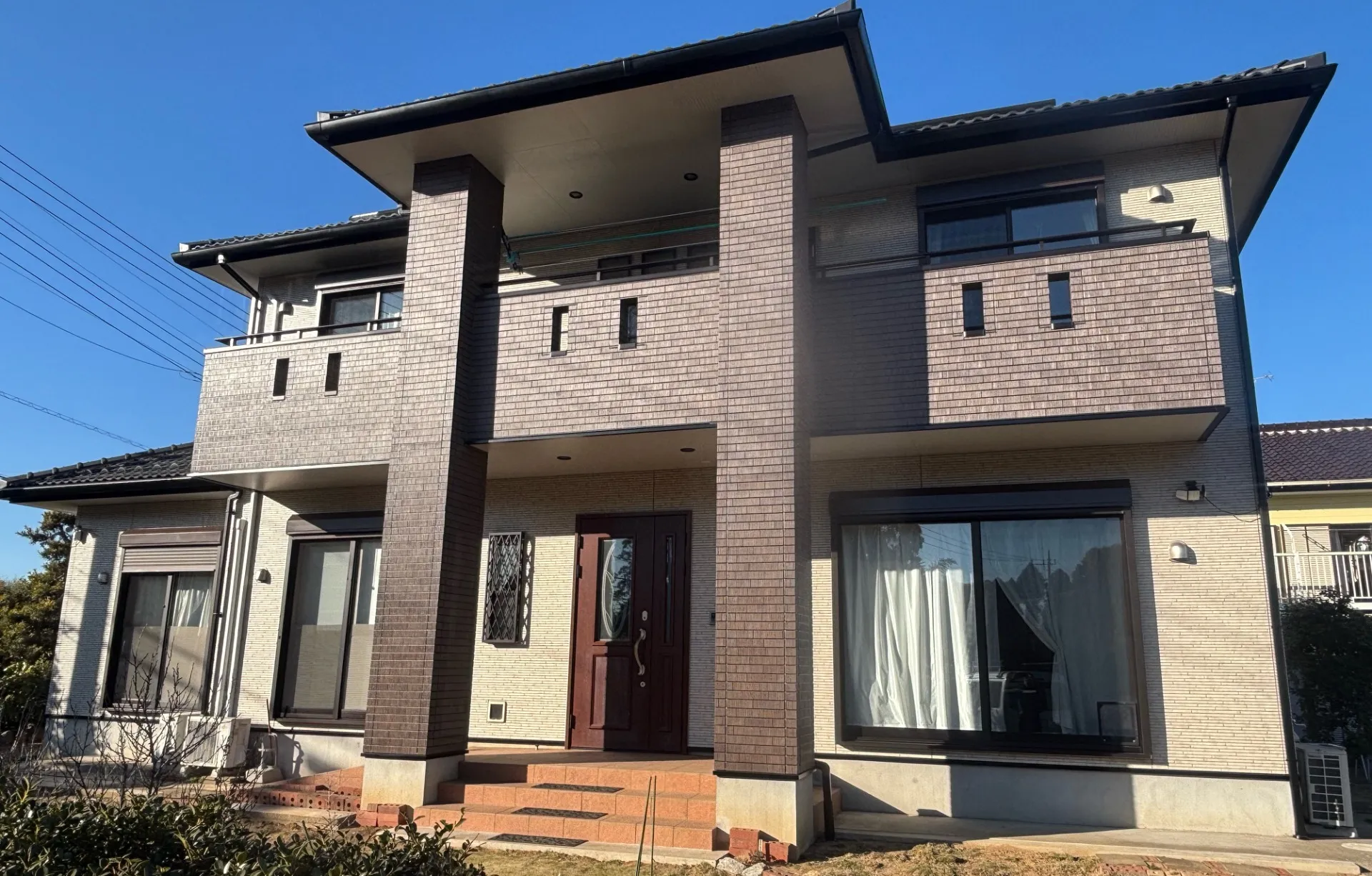 千葉市の外壁塗装工事が完了|フッ素クリヤ塗装で新築のような仕上がり